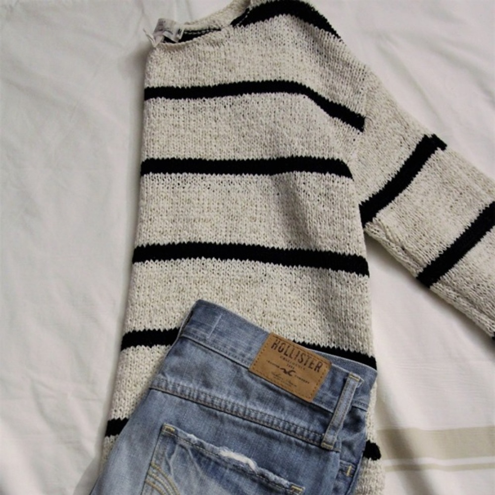 Black and White Stripped light H&M Sweater